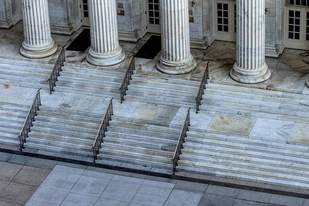 Exécution et litiges : ce que les tribunaux regardent en 2026